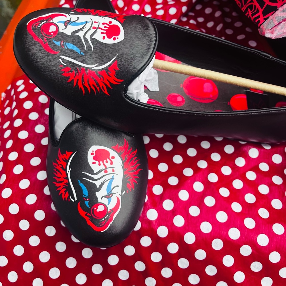 NWT Strange cvlt pennywise clown size 9